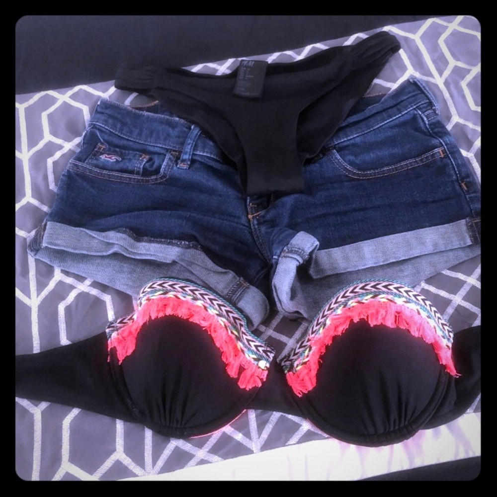 Hollister Jean shorts: FREE BIKINI!!!
